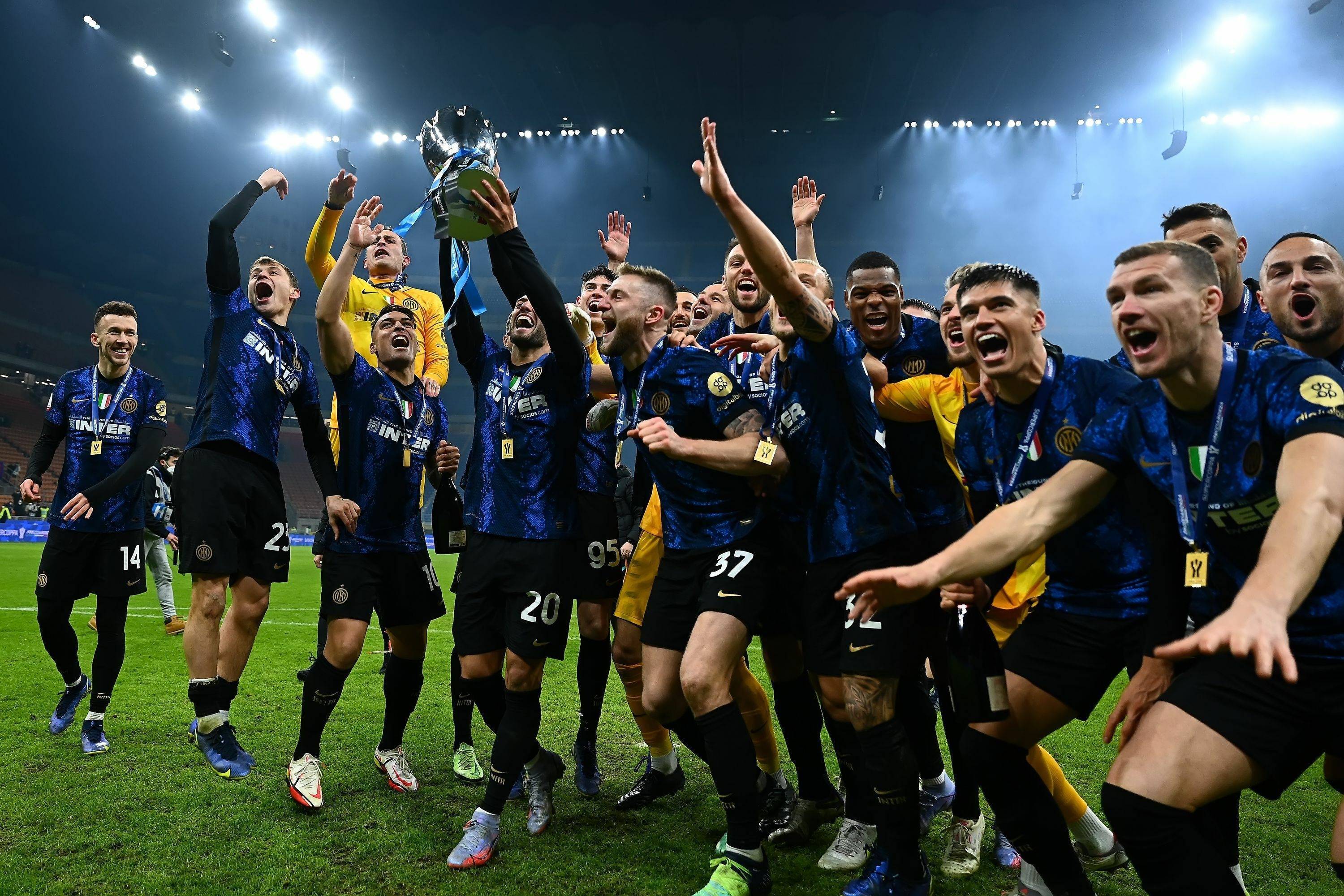 关于冲刺阶段突围战来临，AC米兰围绕欧超杯绝杀压哨，目标明确，赛季目标并未改变的信息-满冠体育